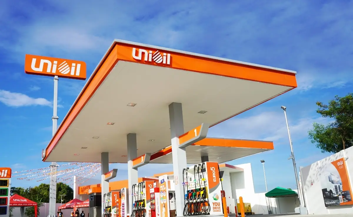 Up to ₱4.00 OFF at UniOil promotional artwork